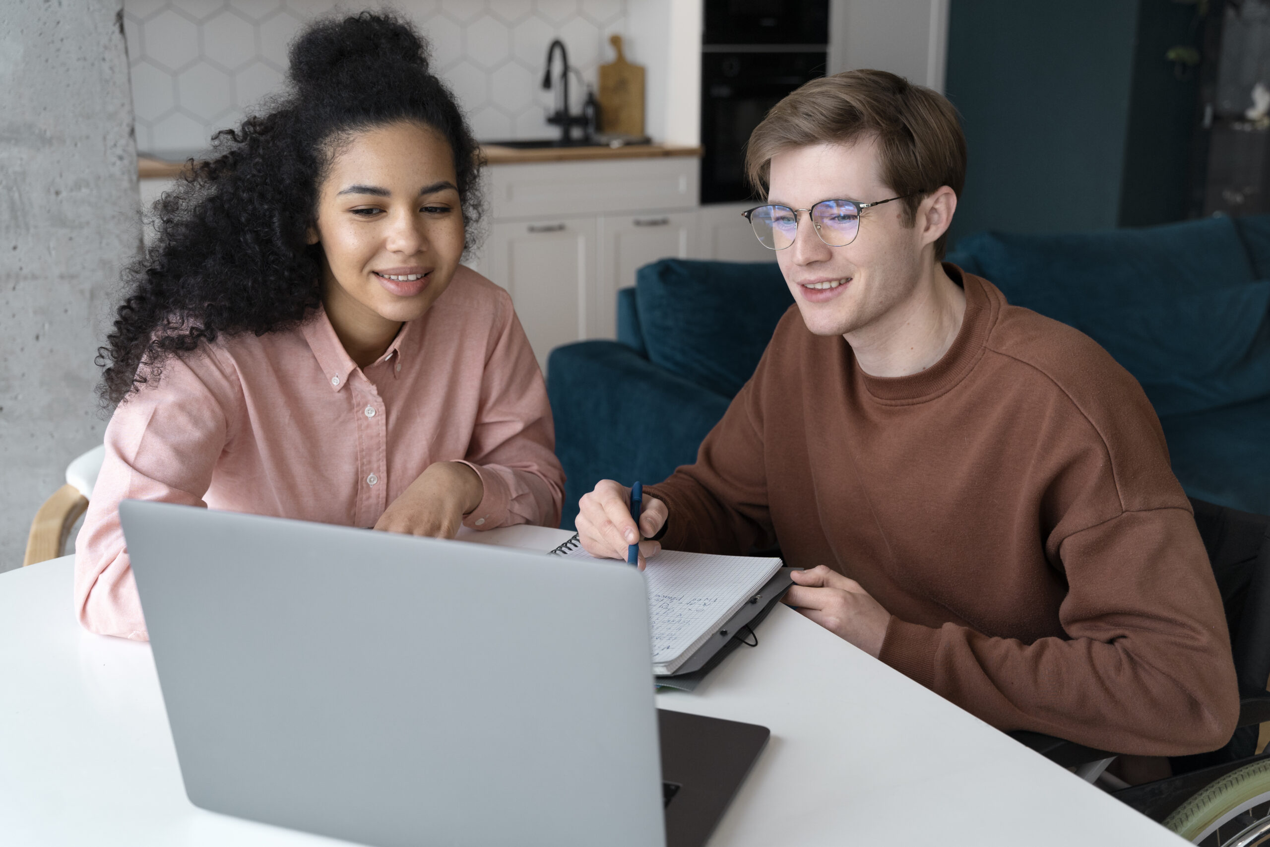 friends-having-fun-together